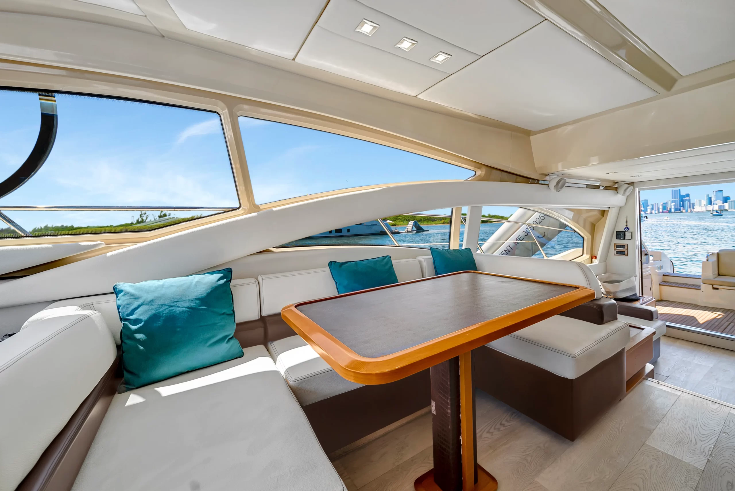 60' Azimut 'Supreme' - Salon - 2